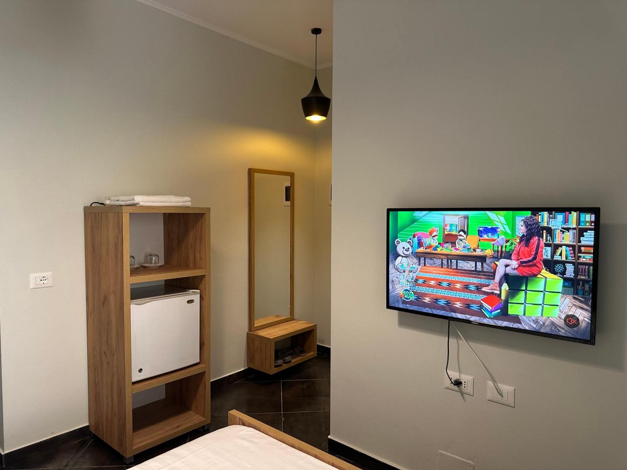 Central Comfort Suites ติรานา ภายนอก รูปภาพ
