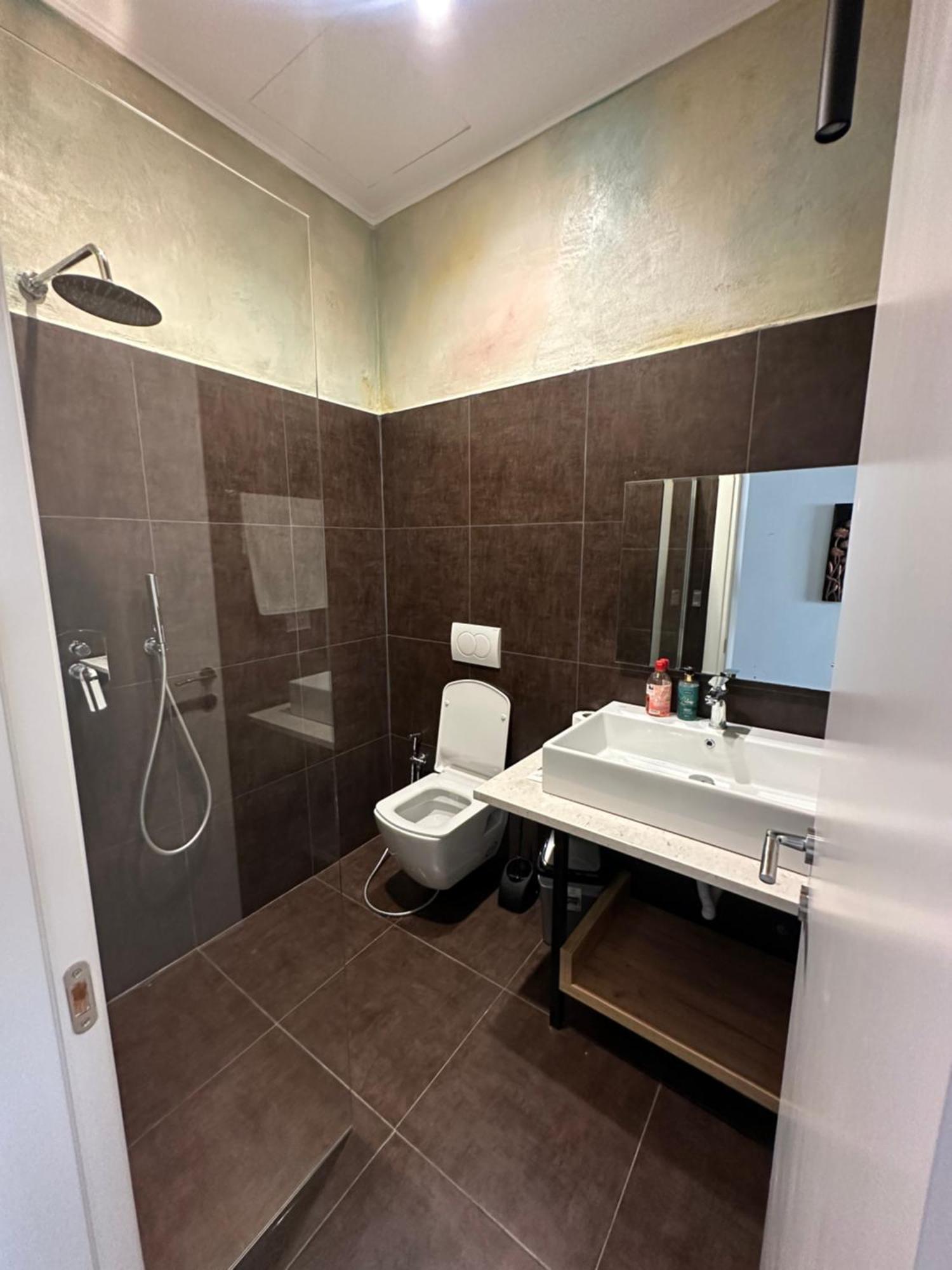 Central Comfort Suites ติรานา ภายนอก รูปภาพ
