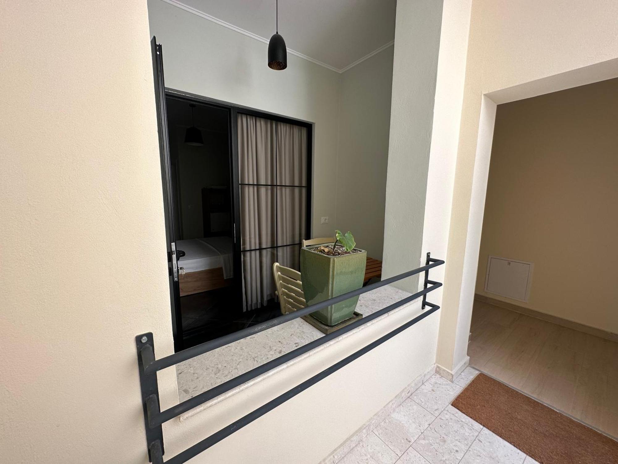 Central Comfort Suites ติรานา ภายนอก รูปภาพ