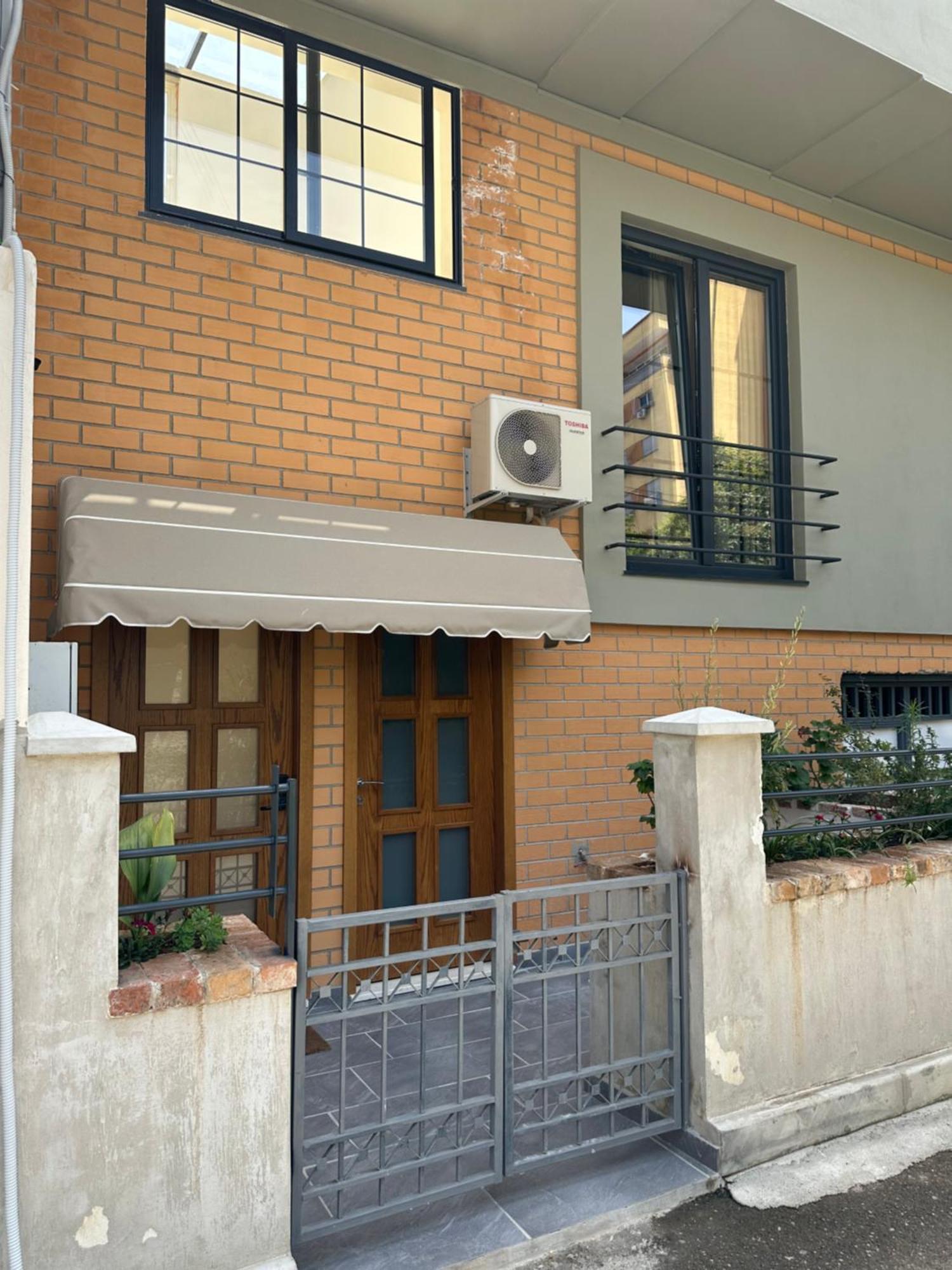 Central Comfort Suites ติรานา ภายนอก รูปภาพ