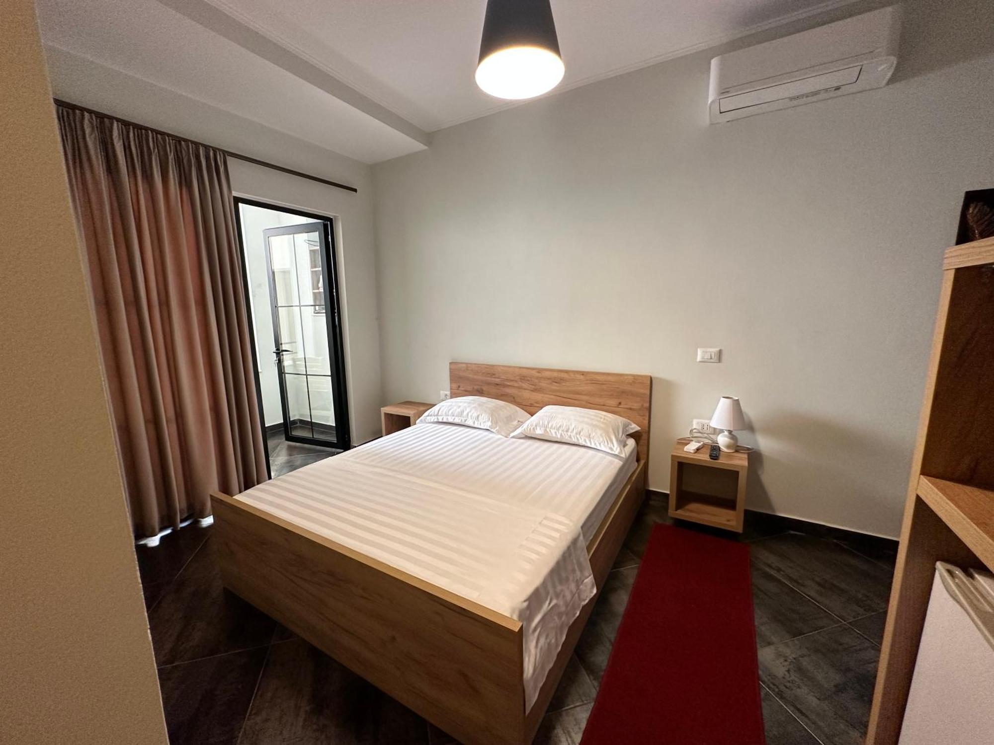 Central Comfort Suites ติรานา ภายนอก รูปภาพ