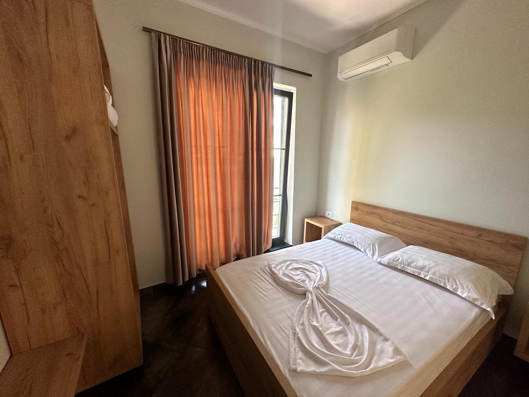 Central Comfort Suites ติรานา ภายนอก รูปภาพ