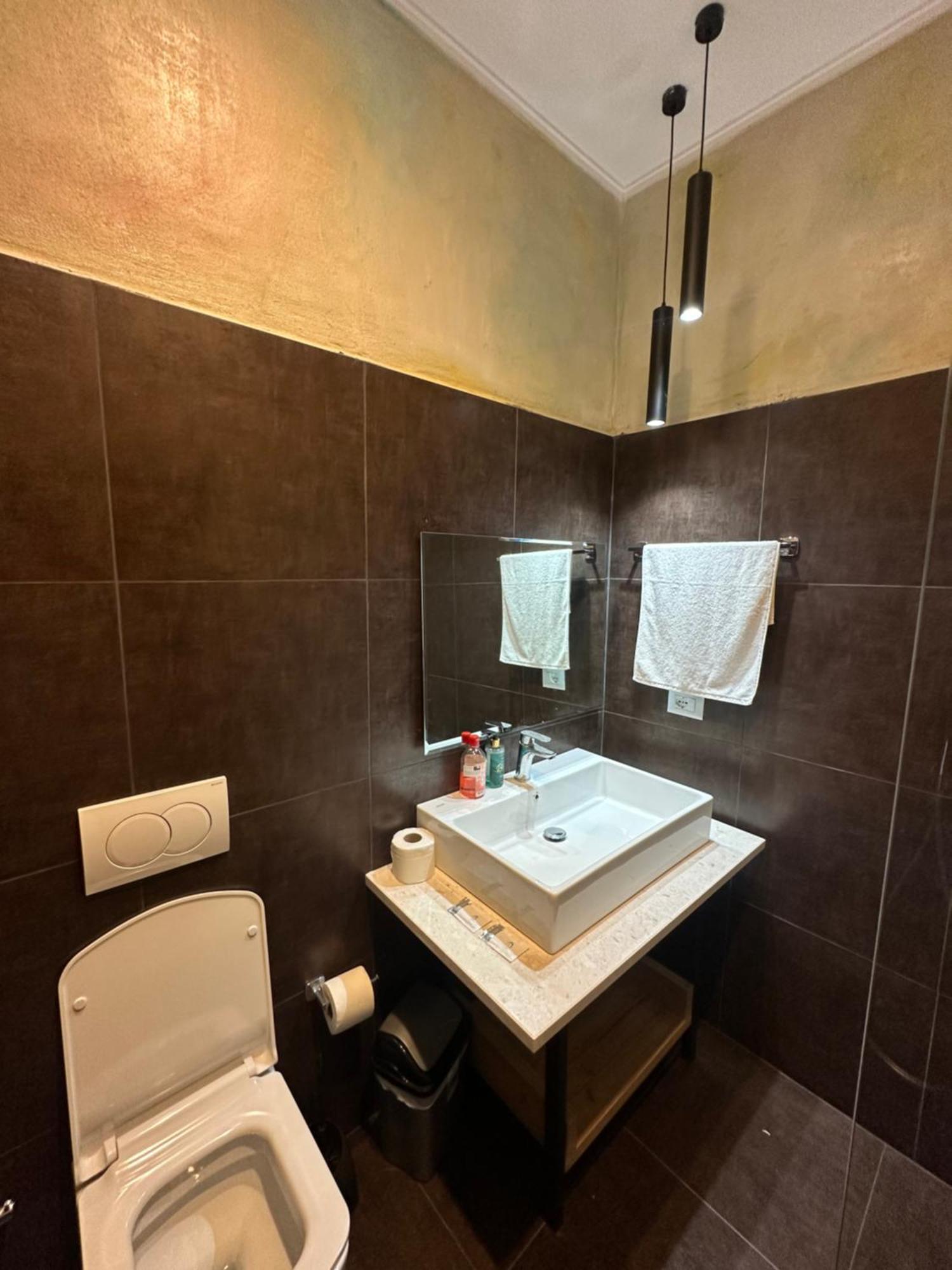 Central Comfort Suites ติรานา ภายนอก รูปภาพ