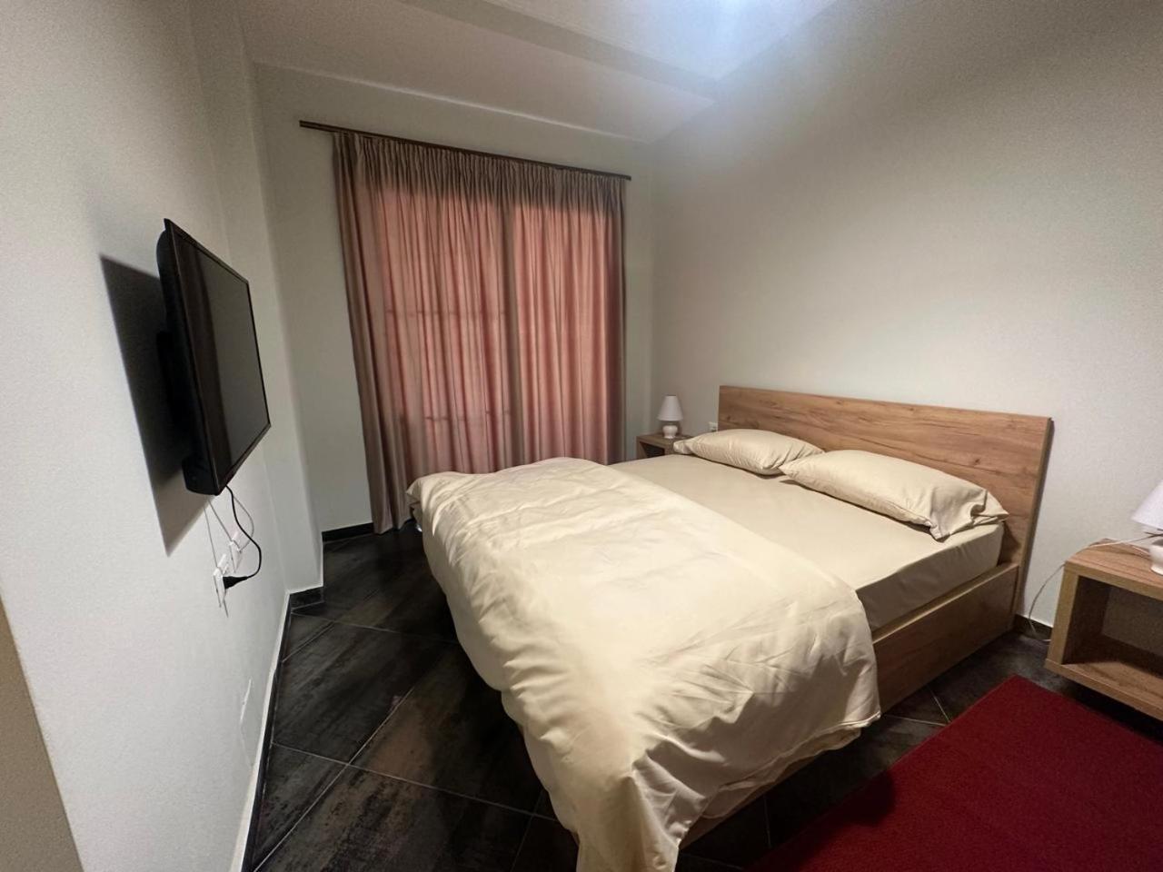 Central Comfort Suites ติรานา ภายนอก รูปภาพ